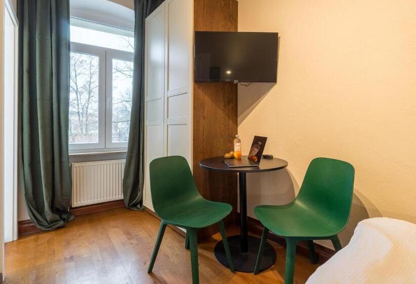 استودیوی استاندارد, Suite & Apart