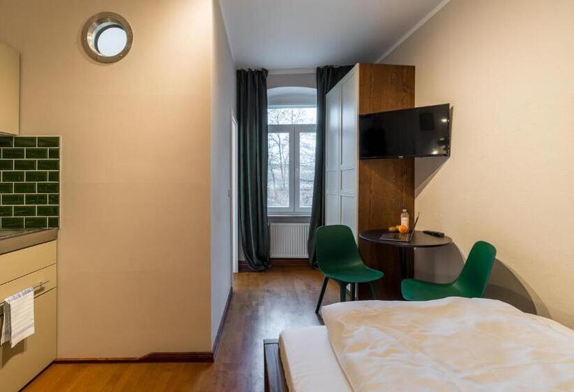 استودیوی استاندارد, Suite & Apart