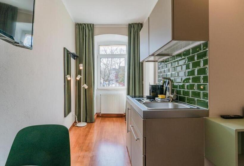 استودیوی استاندارد, Suite & Apart