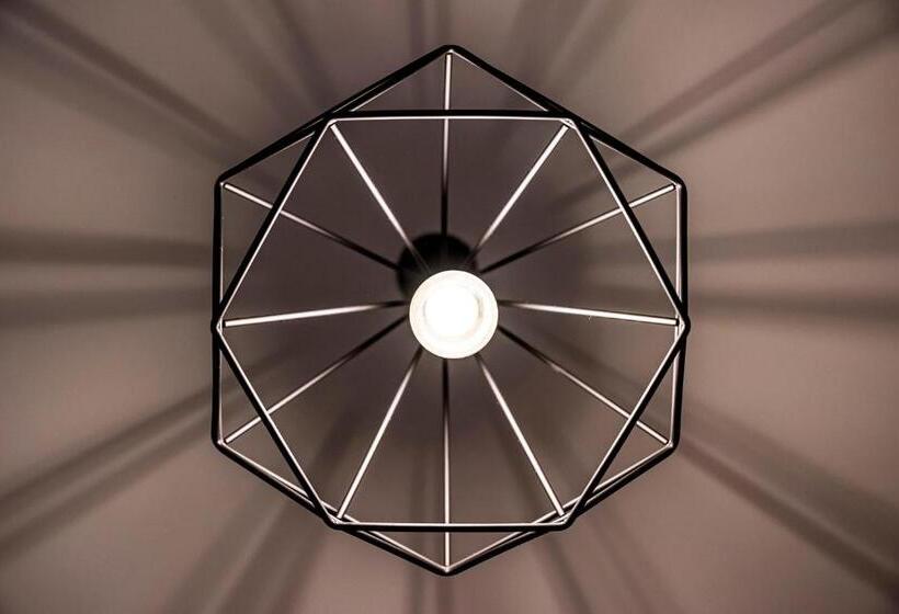 スタンダードルーム, A Casa Di Alberto