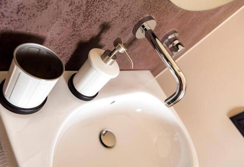 スタンダードルーム, A Casa Di Alberto