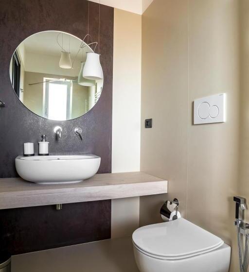 スタンダードルーム, A Casa Di Alberto