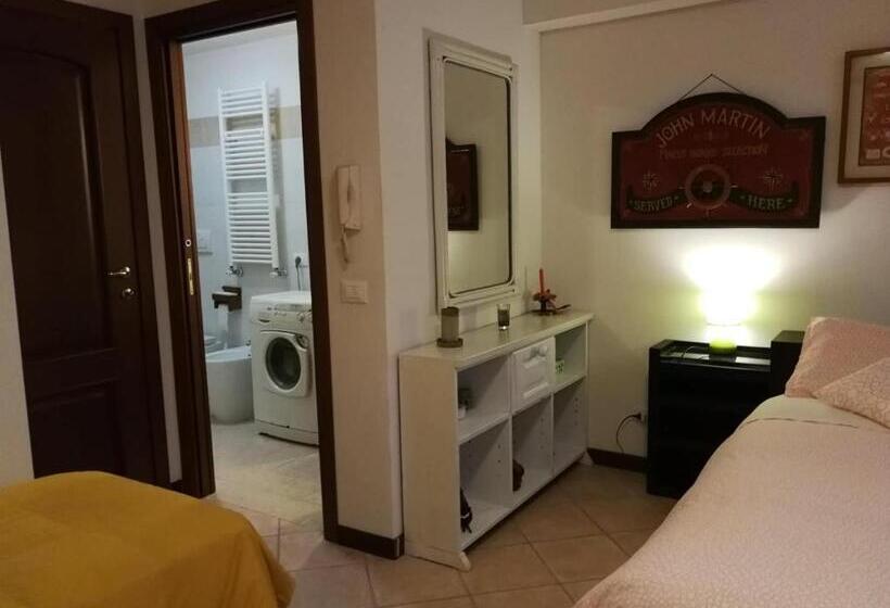 패밀리 룸, Casa Di Amici