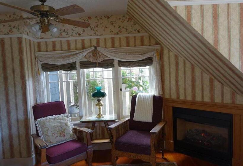 חדר סטנדרט נוף לים, The Old St Angela Inn