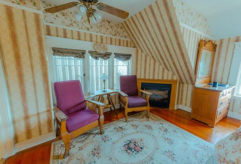 חדר סטנדרט נוף לים, The Old St Angela Inn