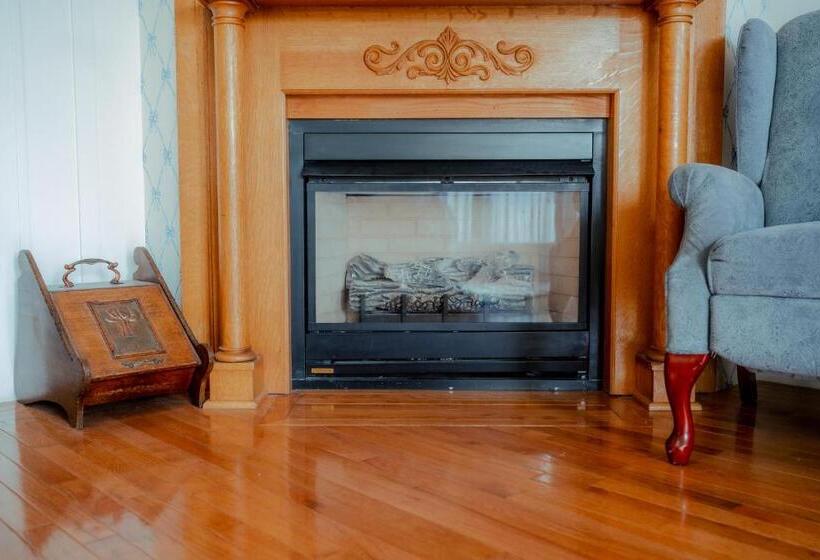 חדר סטנדרט עם מרפסת, The Old St Angela Inn