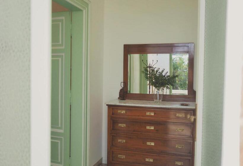 דירת חדר, Villa Monti