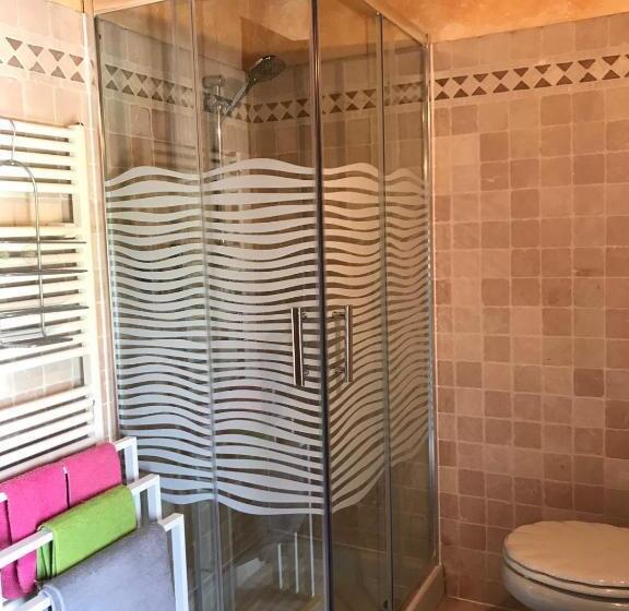 منزل غرفتين نوم, Garda Family House