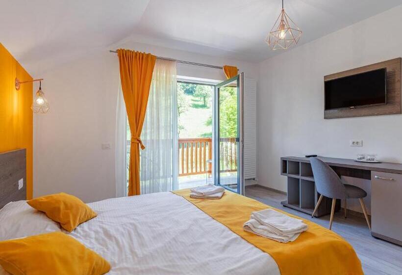 اتاق استاندارد, Happy Times