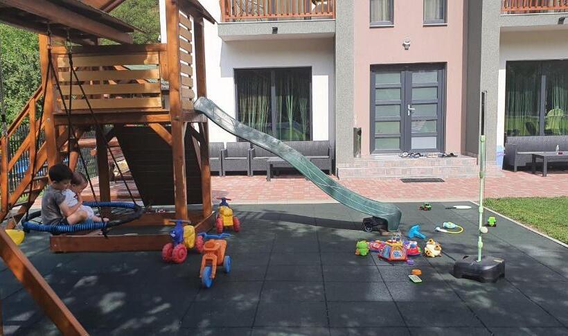 ویلای سوپریور 1 خوابه, Happy Times