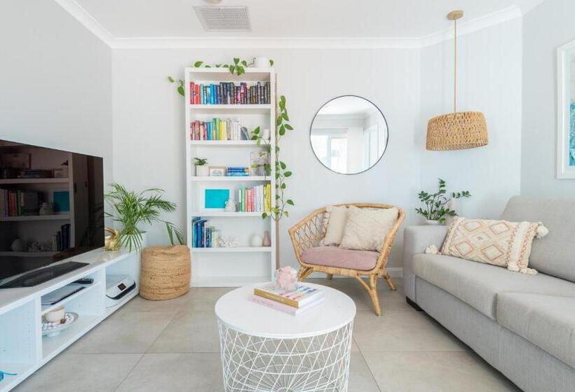 شقة غرفة واحدة, Mindarie Retreat