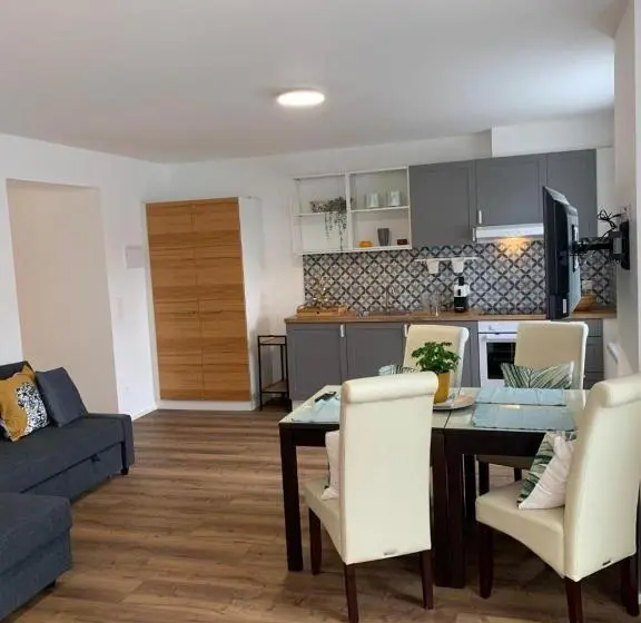 テラス付き１ベッドルームアパートメント, Motel55   Nettes Hotel Mit Self Check In In Villach, Warmbad