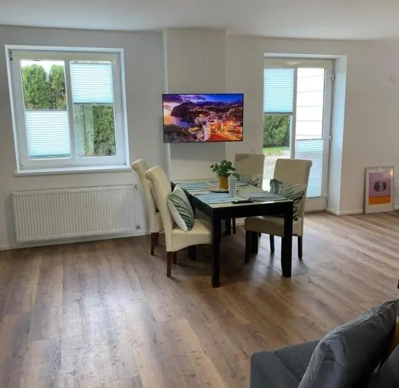 テラス付き１ベッドルームアパートメント, Motel55   Nettes Hotel Mit Self Check In In Villach, Warmbad