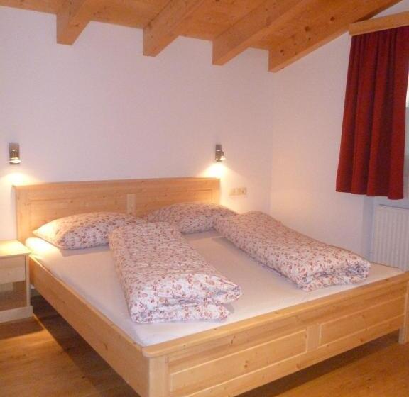 דירת חדר, Isidorhof