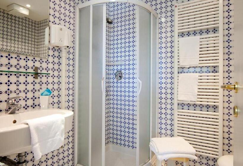 اتاق استاندارد سه نفره, Le Terrazze