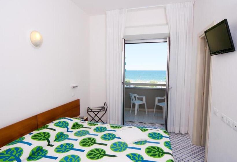 اتاق استاندارد سه نفره, Le Terrazze