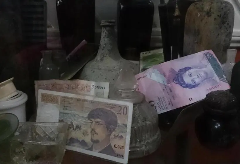 اتاق استاندارد سه تخته با بالکن, Paramuru