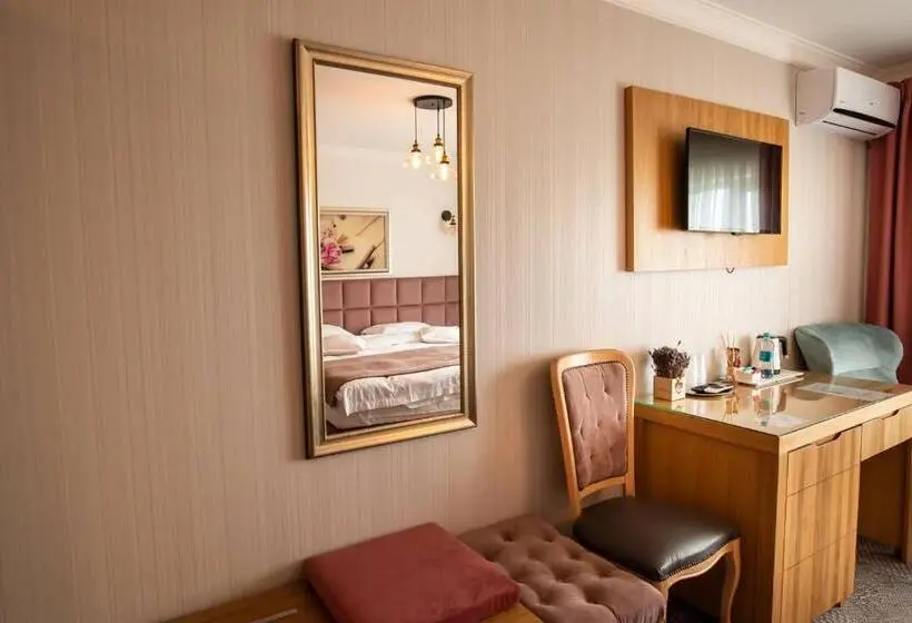 Superior room with lake view, Roser House Boutique   Pe Malul Lacului Colibita