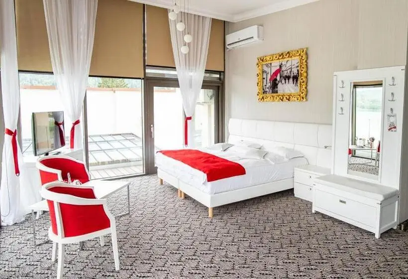 Superior suite with balcony, Roser House Boutique   Pe Malul Lacului Colibita