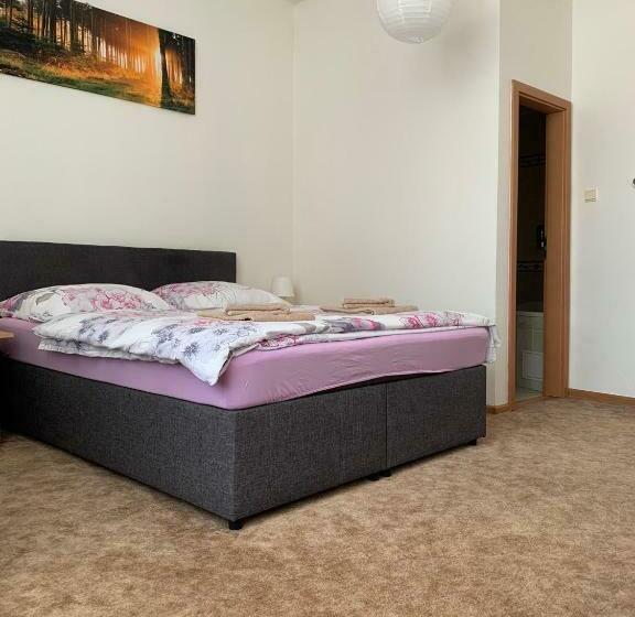 غرفة قياسية ثلاثية, Ubytovanie Violet