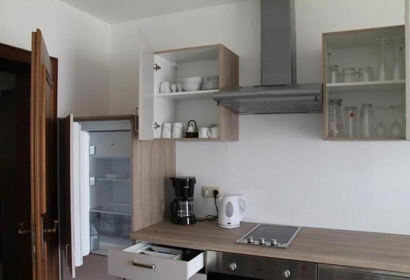 景色の見える一ベッドルームアパートメント, Vorderwimmhof