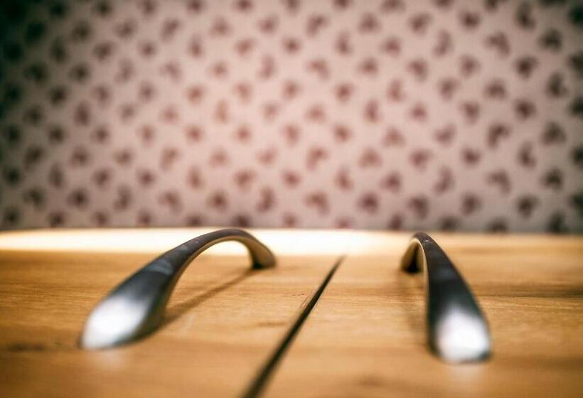 غرفة قياسية فردية, Brückenwirt