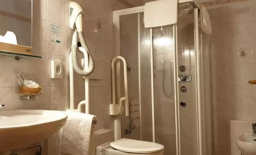 スタンダード4人部屋, Albergo Bernard