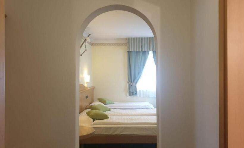 スタンダード４人部屋, Albergo Bernard