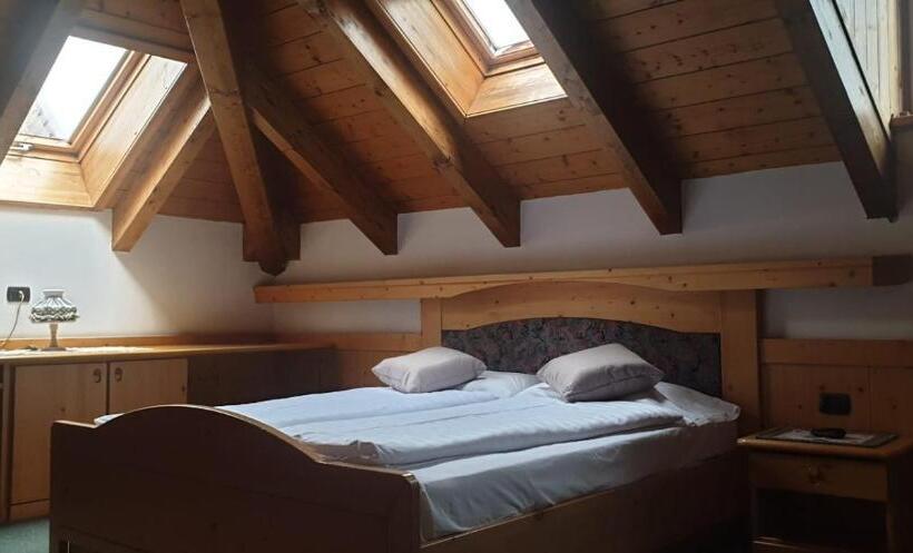 スタンダード４人部屋, Albergo Bernard