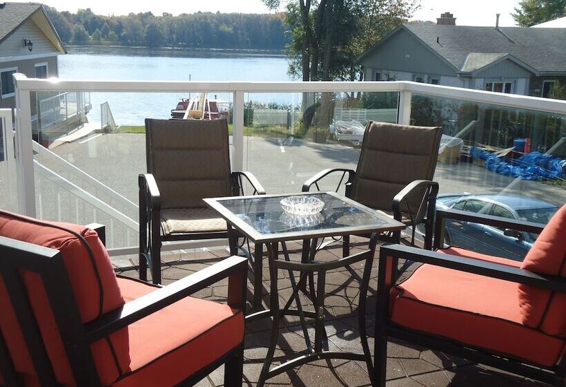 جناح, Bayside Inn & Waterfront Suites