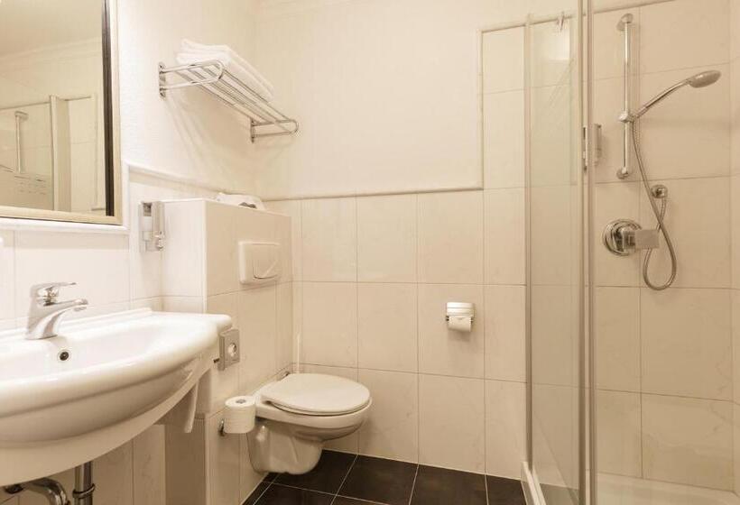 高级单人间, Das Schlössl