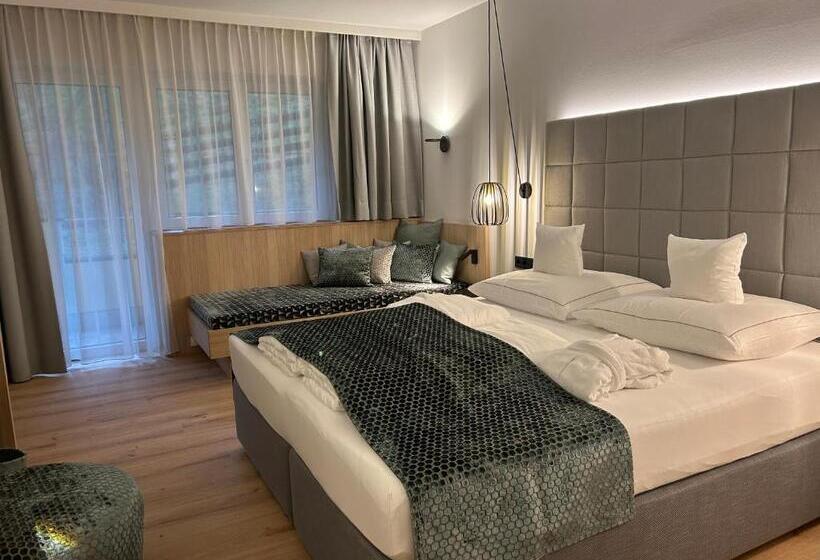 高级大房间, Das Schlössl