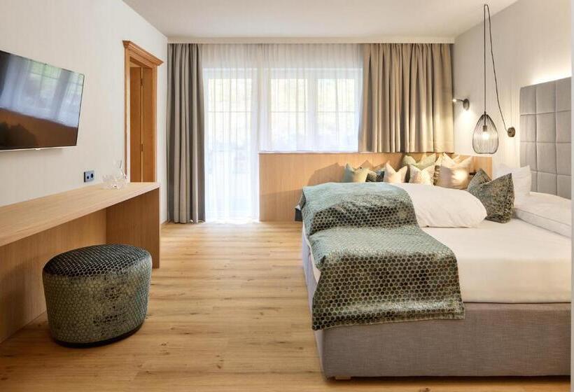 高级大房间, Das Schlössl