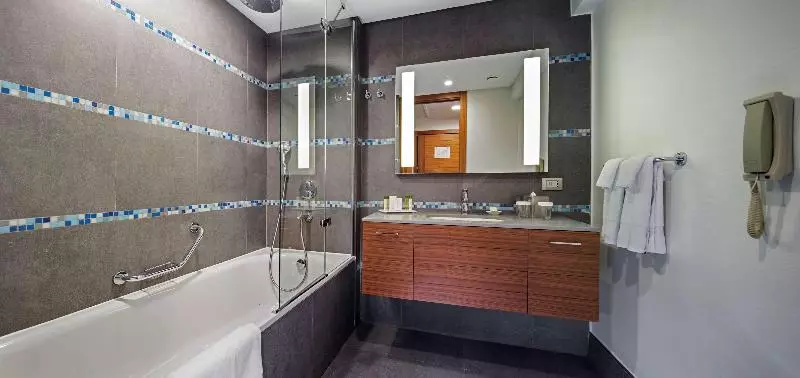 キングサイズベッドのスタンダードルーム, Doubletree By Hilton Kusadasi   Special Class