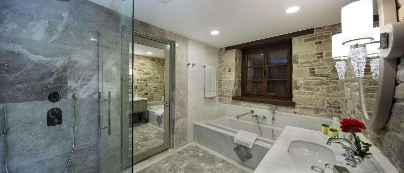 스탠다드 룸 킹사이즈 침대, Doubletree By Hilton Kusadasi Special Class