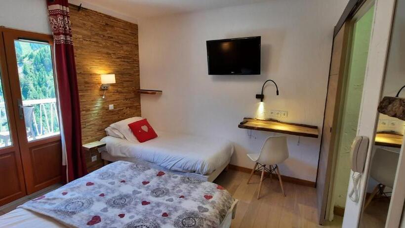 غرفة قياسية ثلاثية ذات اطلالة, Hôtel Chastellares