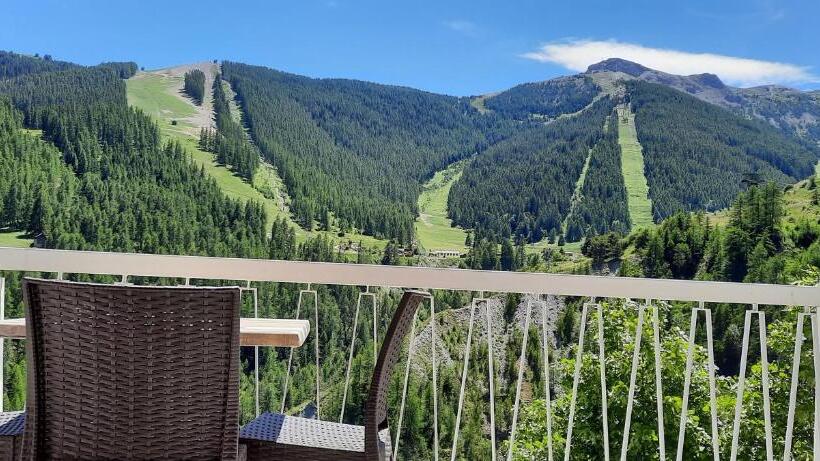 غرفة قياسية ثلاثية ذات اطلالة, Hôtel Chastellares