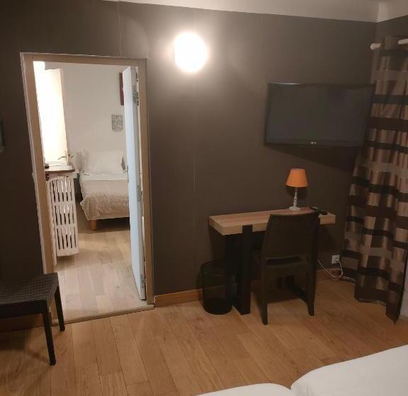 غرفة عائلية, Hôtel Chastellares