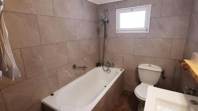 غرفة أساسية عائلية, Hôtel Chastellares