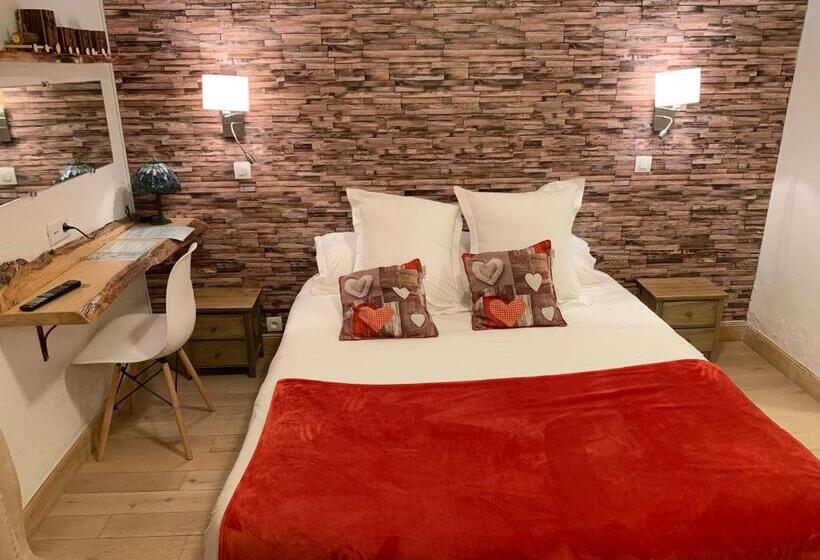 غرفة قياسية مزوَّدة بتراس, Hôtel Chastellares