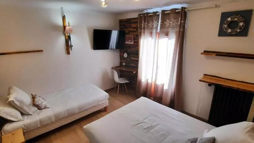 スーペリアトリプルルーム, Hôtel Chastellares