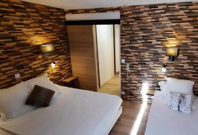 スーペリアトリプルルーム, Hôtel Chastellares