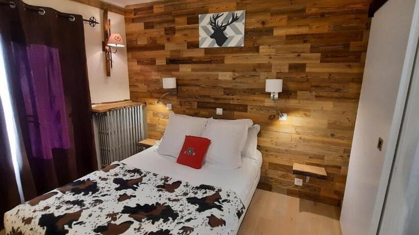 غرفة سوبيريور ثلاثية, Hôtel Chastellares