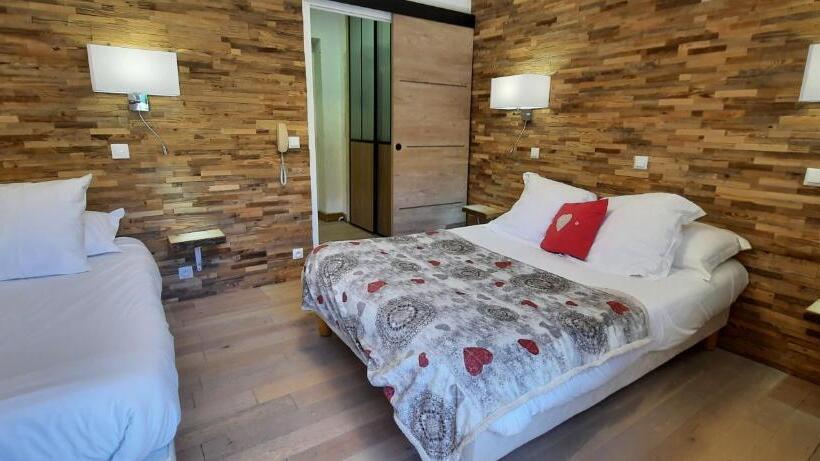 غرفة قياسية ثلاثية ذات اطلالة, Hôtel Chastellares