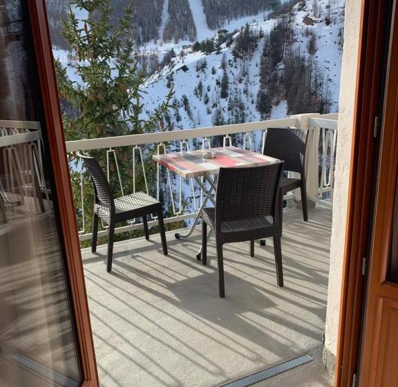 غرفة قياسية ثلاثية ذات اطلالة, Hôtel Chastellares