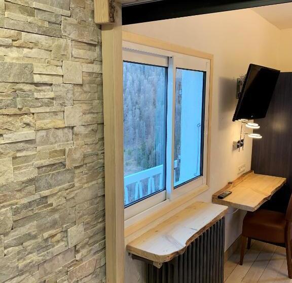 غرفة قياسية مزوَّدة بتراس, Hôtel Chastellares