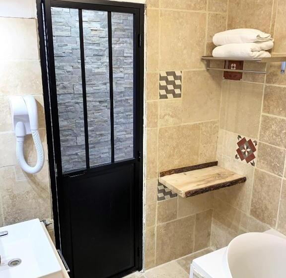 غرفة قياسية مزوَّدة بتراس, Hôtel Chastellares