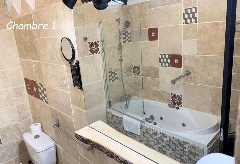 غرفة قياسية مزوَّدة بتراس, Hôtel Chastellares