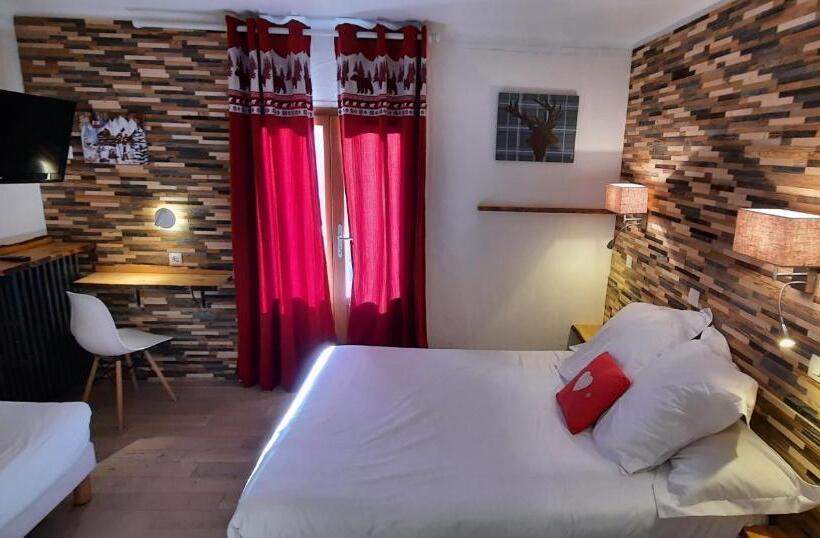 غرفة سوبيريور ثلاثية, Hôtel Chastellares