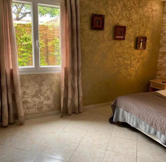 חדר סטנדרט, Hôtel Le Derby